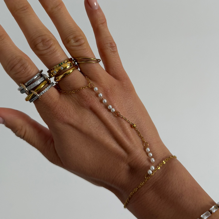 Pearly Yours Hand Chain