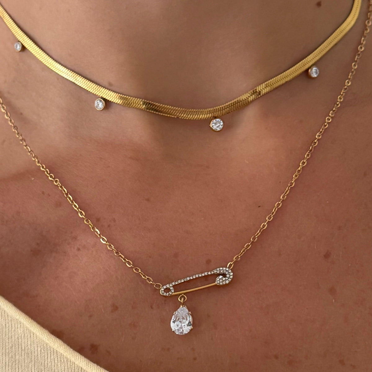 Shiny Pin Necklace